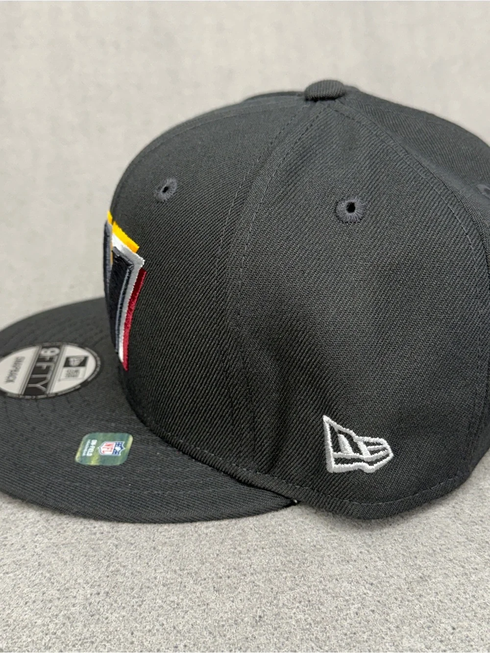 New Era Washington Commanders Hat NFL Draft 9Ffity Snapback Graphite Side Patch